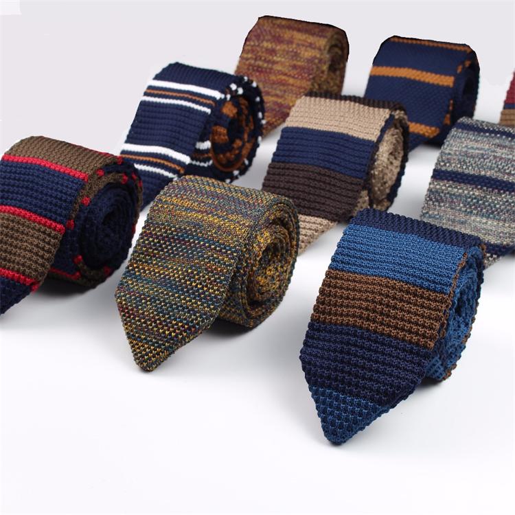 плетена копринена вратовръзка на едро